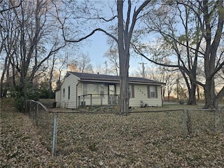 7334 NE 51st St, Kansas City, MO 64119