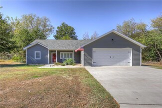 1404 Kelly Dr, Pittsburg, KS 66762