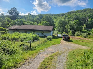 9840 U S 119, Totz, KY 40870