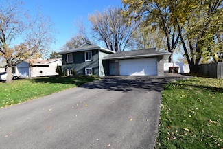 8479 Ivywood Ave S, Cottage Grove, MN 55016