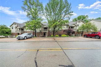 12944 Bryce Canyon Dr, Maryland Heights, MO 63043