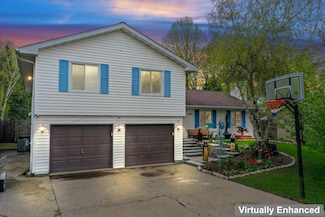 1218 Bunker St, Woodstock, IL 60098