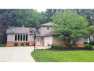 1695 Som Center Rd, Gates Mills, OH 44040