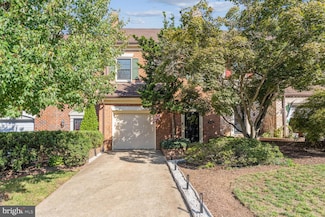 6310 Chaucer View Cir, Alexandria, VA 22304