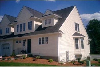 20 Enaya Cir Unit 28, Worcester, MA 01606