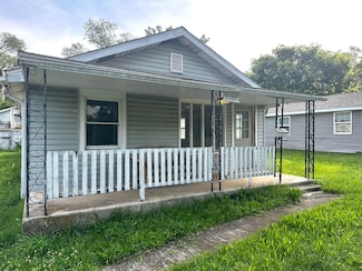 2609 W Lombard St, Springfield, MO 65802
