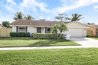 4791 Blue Pine Cir, Lake Worth, FL 33463