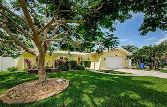 14534 Yacht Club Blvd, Seminole, FL 33776