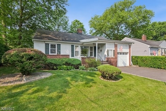 39 Kew Dr, Springfield, NJ 07081
