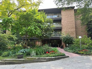 5700 Hillcrest Ln Unit 3B, Lisle, IL 60532