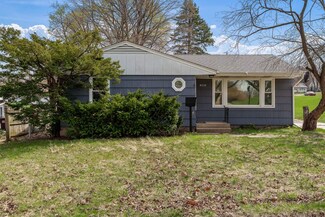 616 28th St, Rockford, IL 61108