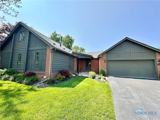 32 Abbey Rd, Perrysburg, OH 43551