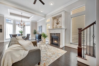 2010 Sabine St, Houston, TX 77007