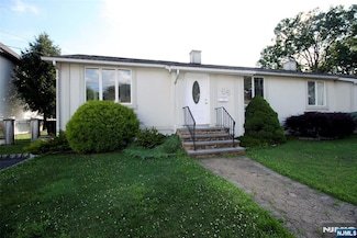 12 Stuyvesant Ct Unit 14, Clifton, NJ 07013