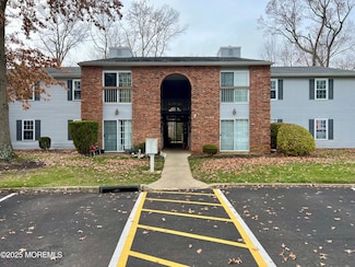 7 Seattle Ct Unit 5, Freehold, NJ 07728