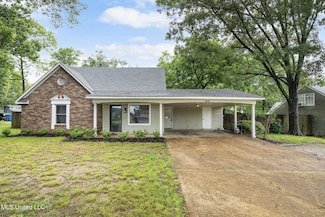 8610 Lakeshore Dr W, Southaven, MS 38671