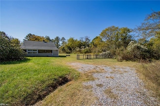 21 Constant Rd, Hampton, VA 23664