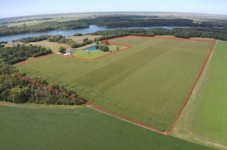 000 Adam Rd, de Witt Township, IL 61882