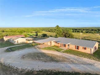 957 Frog Hollar Rd, Bowie, TX 76230