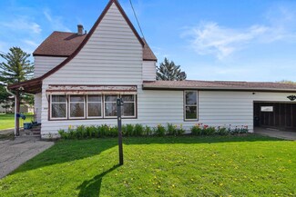 204 Academy St, Fox Lake, WI 53933
