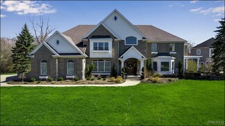 18 Rockdove Ln, Orchard Park, NY 14127
