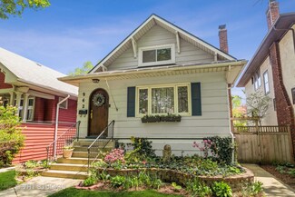 942 S Euclid Ave, Oak Park, IL 60304