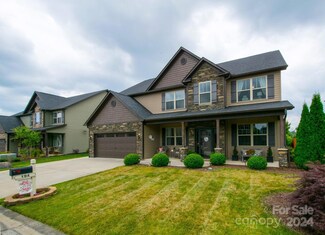 194 Alligator Dr, Fletcher, NC 28732