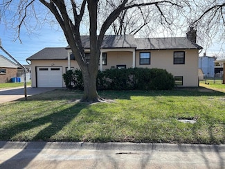 5513 Apache Rd, Great Bend, KS 67530