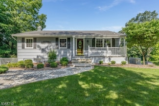 34 Brooklyn Rd, Stanhope, NJ 07874