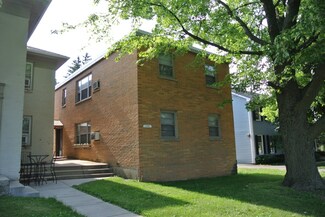 140 N Washington St, Naperville, IL 60540