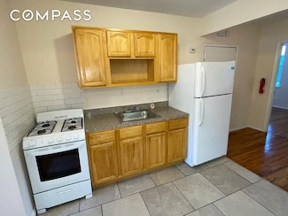 920 Dekalb Ave Unit 2, Brooklyn, NY 11221