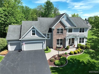 4 Periwinkle Dr, Fairport, NY 14450