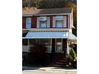 210 5th Ave, Ford City, PA 16226