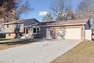 1353 108th Ave NE, Minneapolis, MN 55434