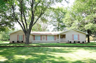 510 E Nottingham Ln, Springfield, MO 65810