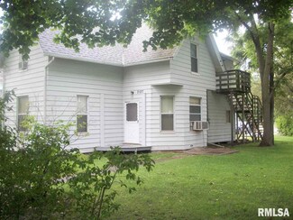 2127 W 2nd St, Davenport, IA 52802