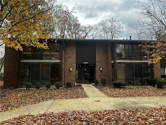 22958 Maple Ridge Rd Unit 101A, North Olmsted, OH 44070