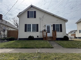 438 7th St, Fairport Harbor, OH 44077
