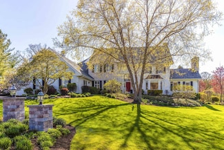 5581 Daybreak Dr, Libertyville, IL 60048