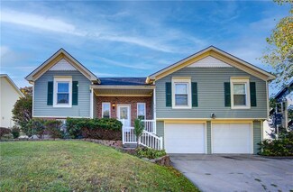 725 Fawn Creek St, Leavenworth, KS 66048