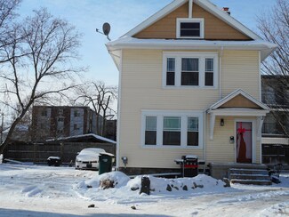 10 Savoy Ct, Lansing, MI 48933
