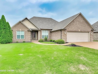 37 Mallory Dr, Jackson, TN 38305
