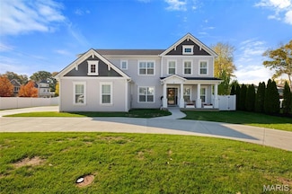 4 Hillcrest Place, Kirkwood, MO 63122