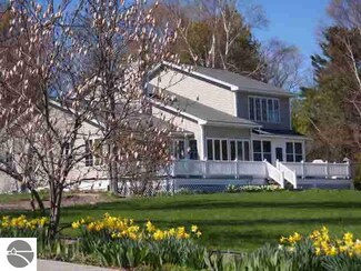 4033 N West Bay Shore Dr, Suttons Bay, MI 49682
