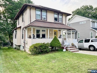 136 Park Ave, Dumont, NJ 07628