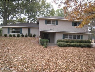5019 Forest Hill Rd, Byram, MS 39272