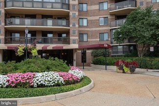 8350 Greensboro Dr Unit 107, McLean, VA 22102