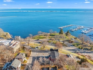 8 Carver St, Plymouth, MA 02360