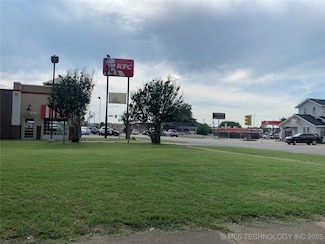 1024 E 6th St, Okmulgee, OK 74447