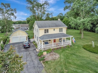 4S069 Barclay Rd, Warrenville, IL 60563